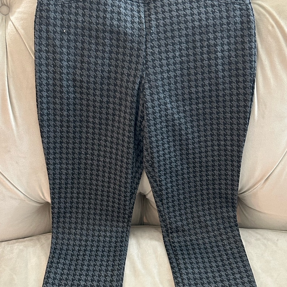 Liz Claiborne Black and Gray Houndstooth Dress Pants